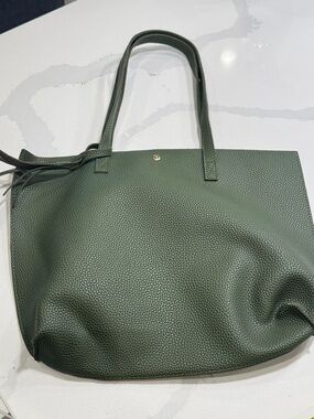 Green Leather-Look Tote Bag - Classic Everyday Carry